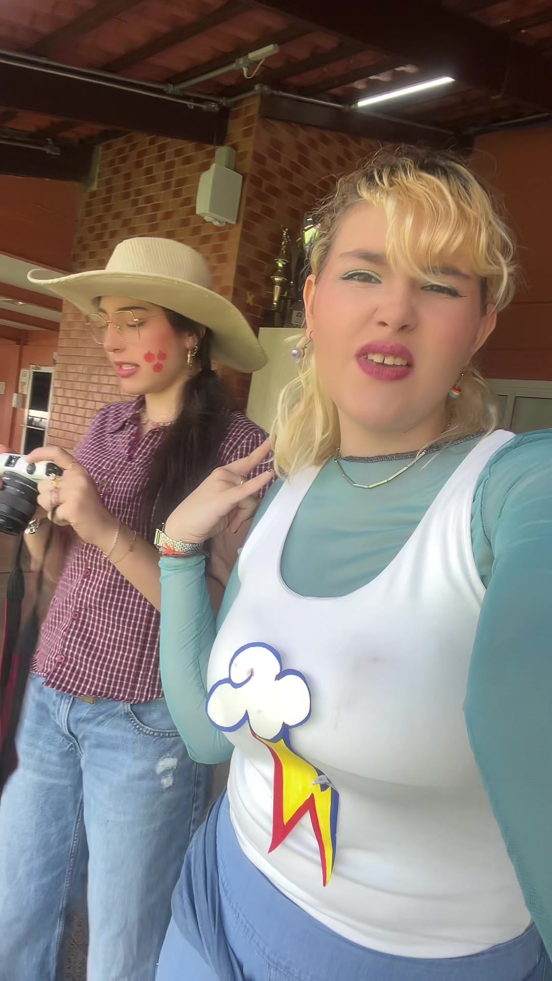 @Ana