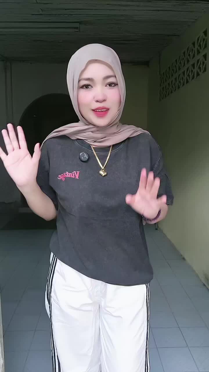 @E F A 🐼