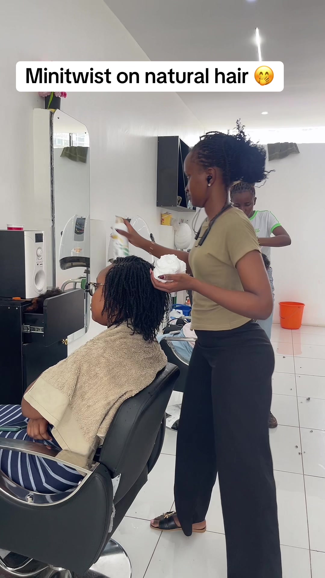 @hair_by_phyll
