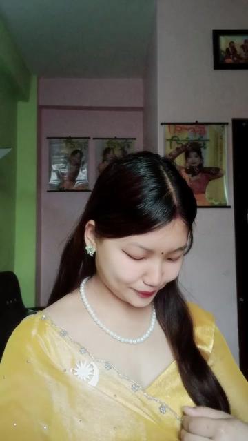 @लेआ गुरुङ