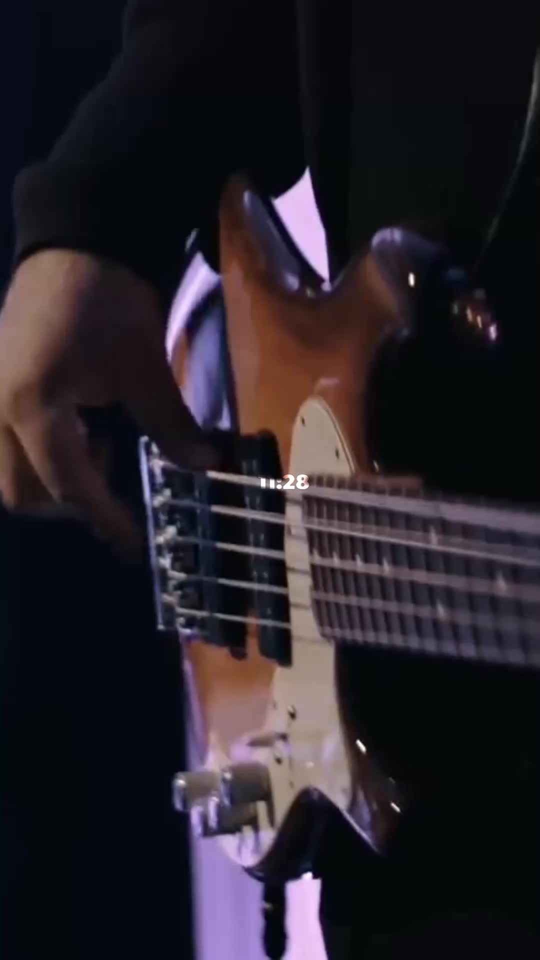 @𝟭𝟭:𝟮𝟴