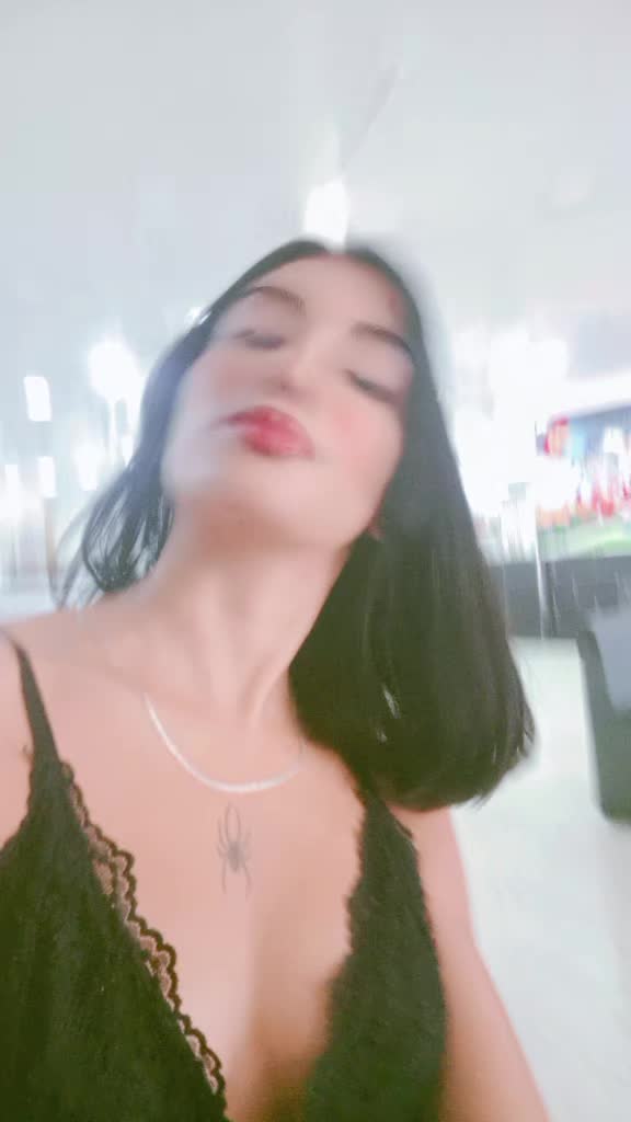 @Yilena🕷️
