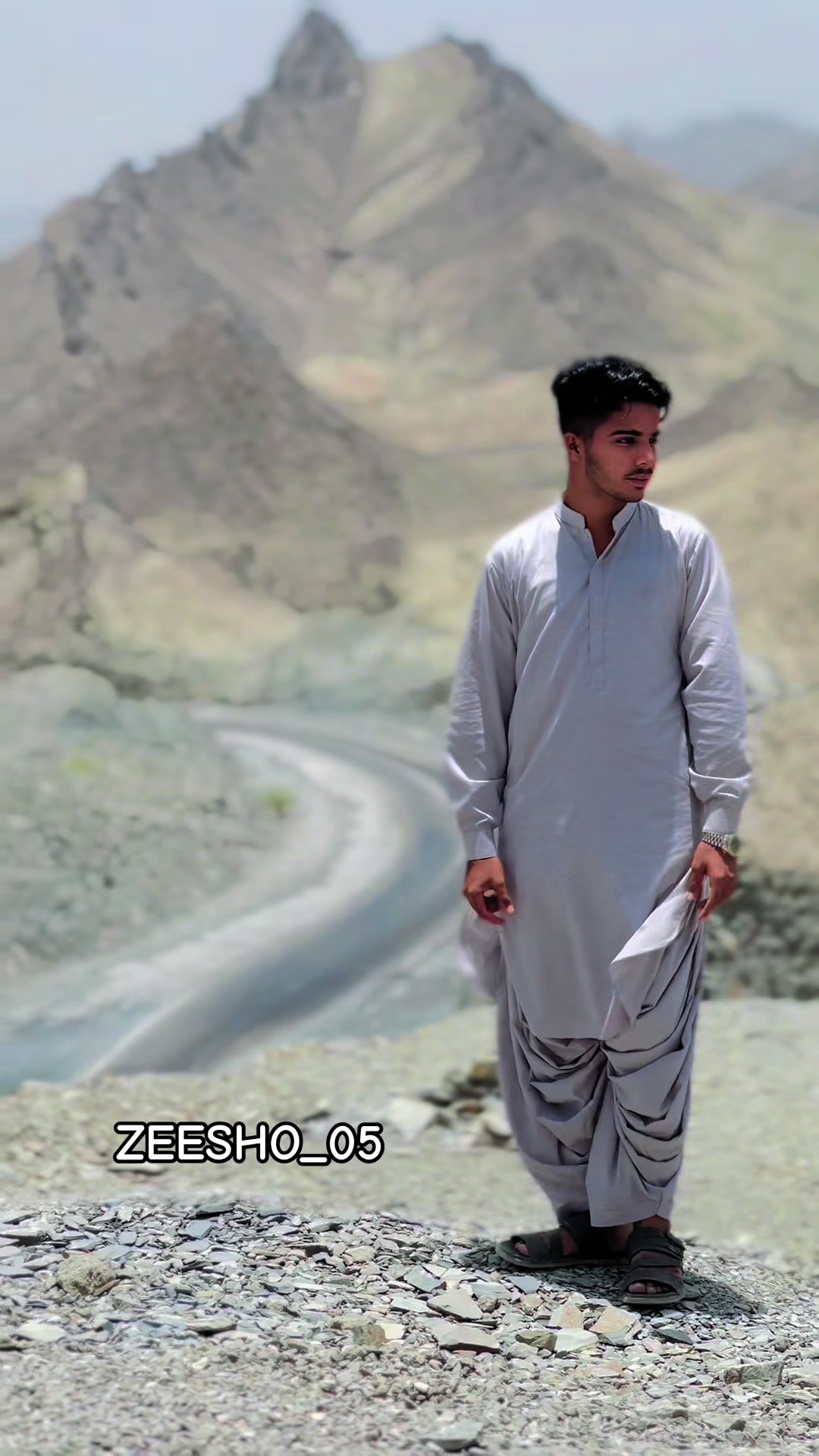 @ZEESHO_05
