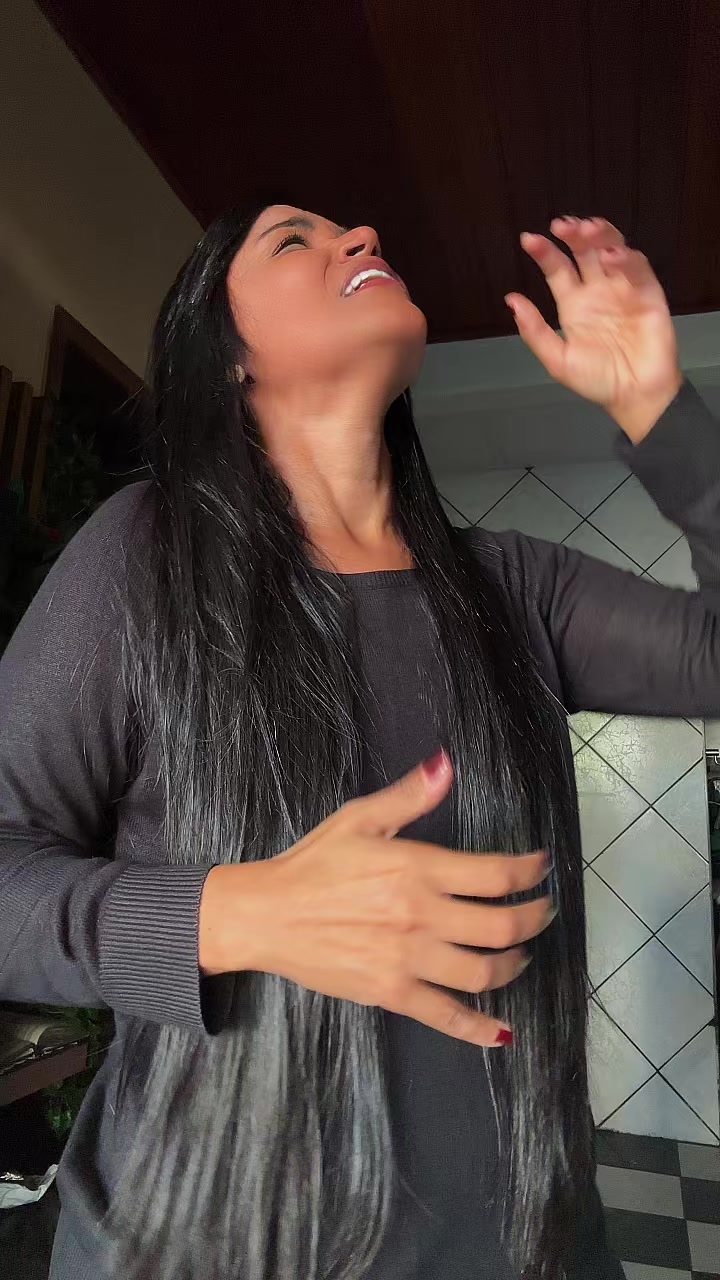 @ale_neves_oficial