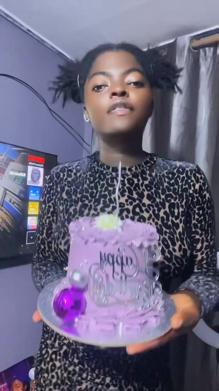 @Cutest Abena Purple💕🫧💜