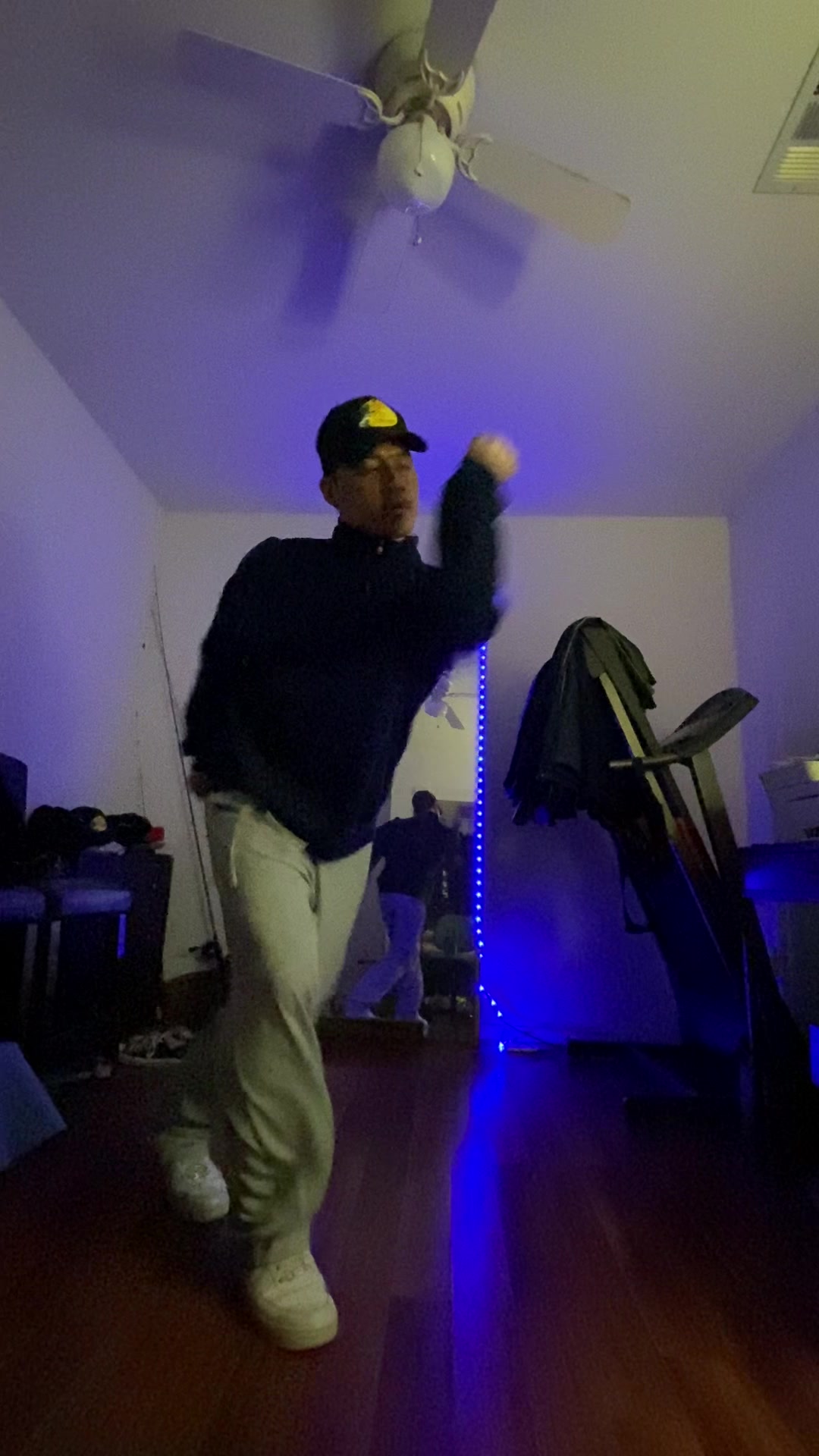 @isaacsaesee
