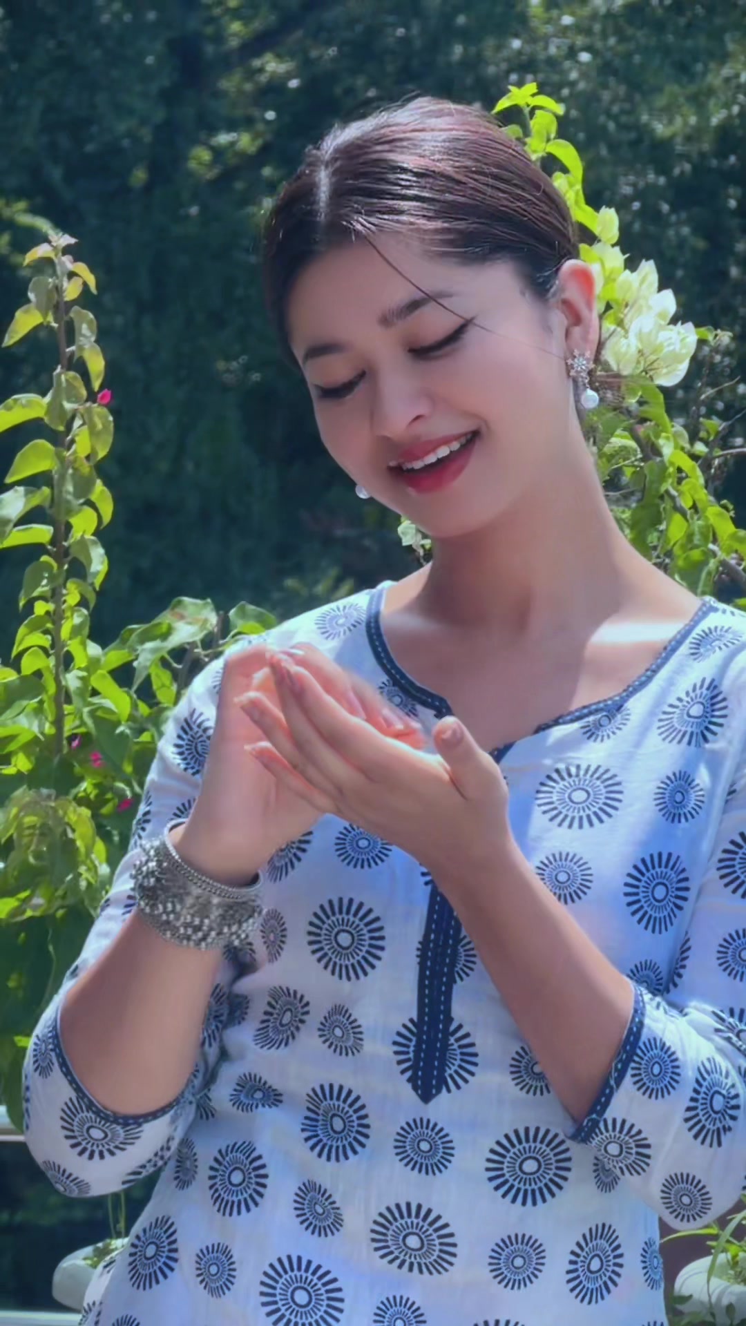 @Dipa shahi 🕊️