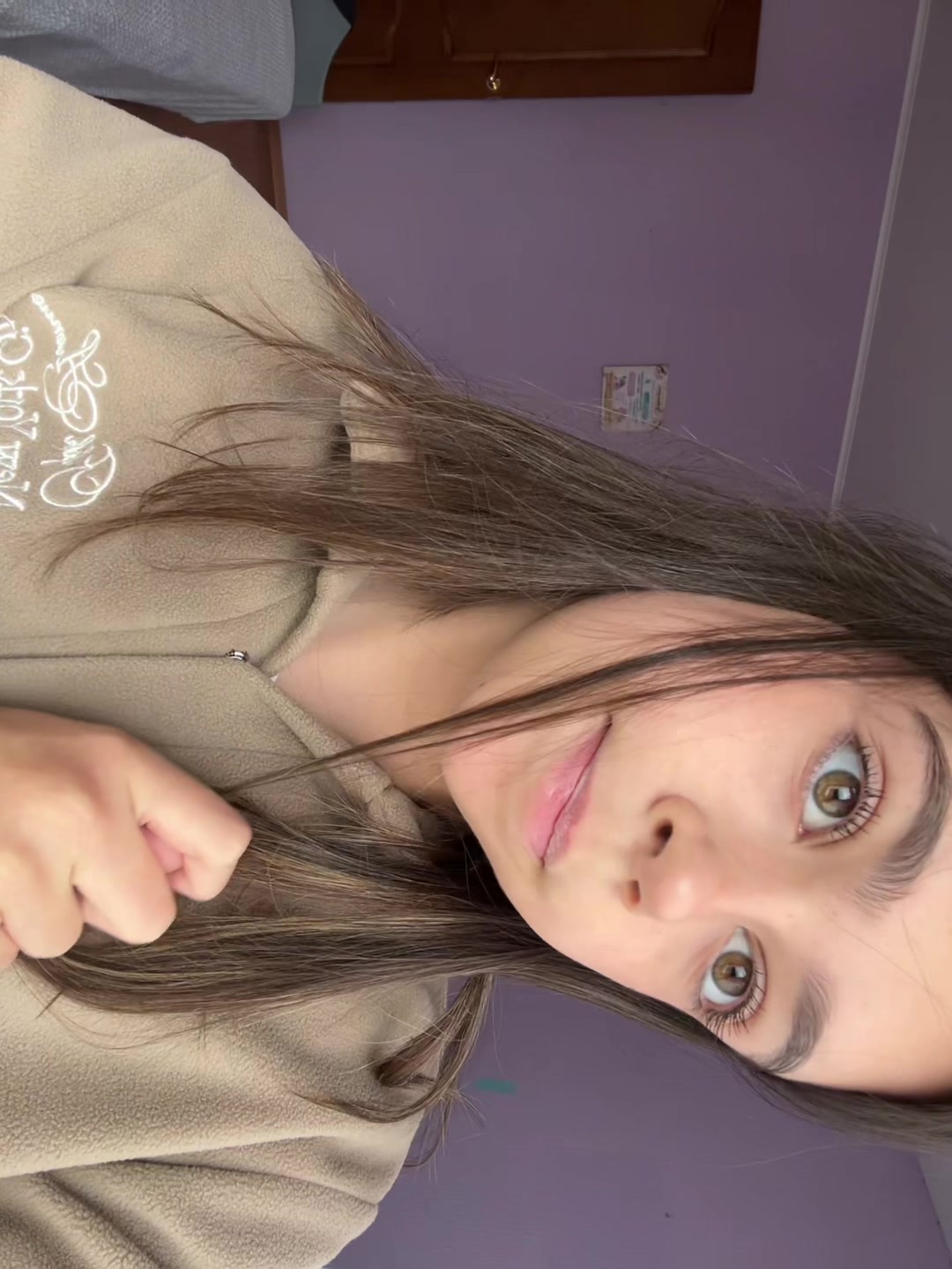 @алиша🫰🏻