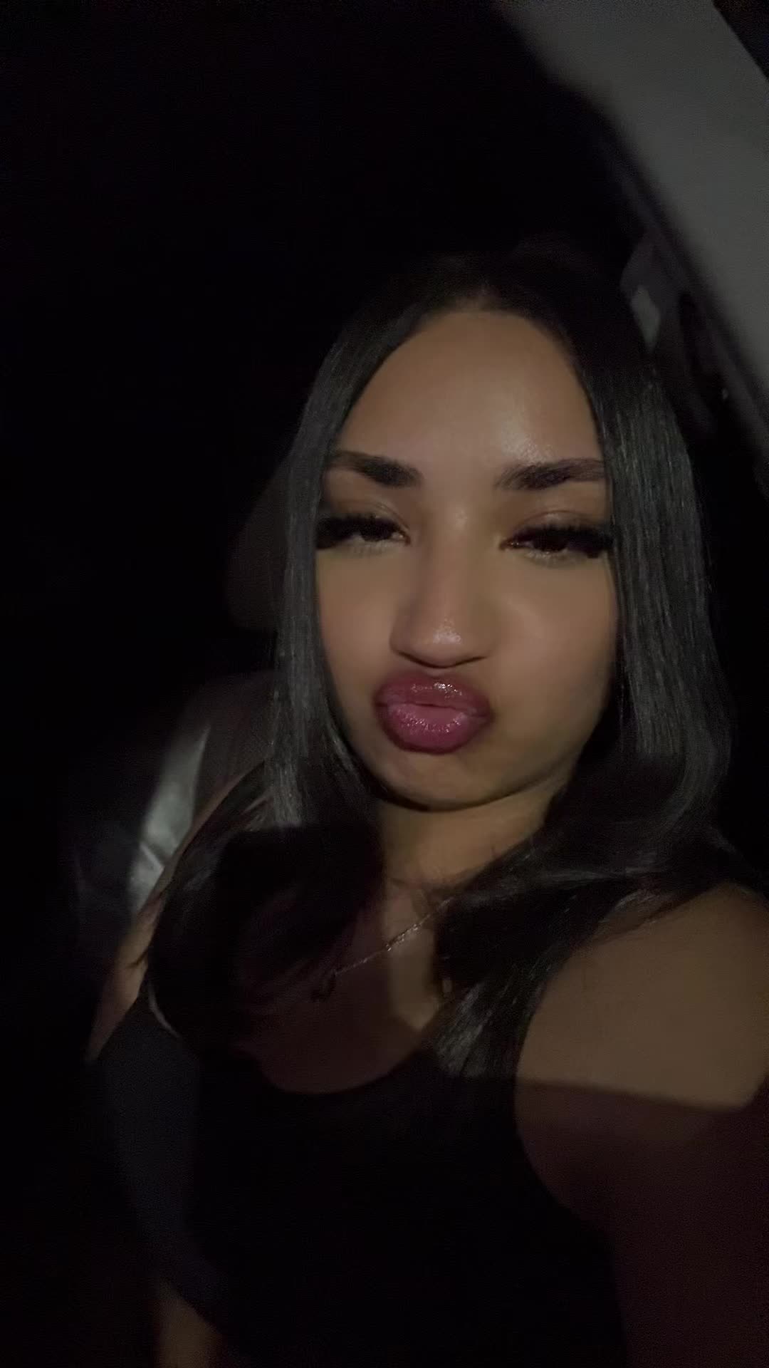 @DominiBrat