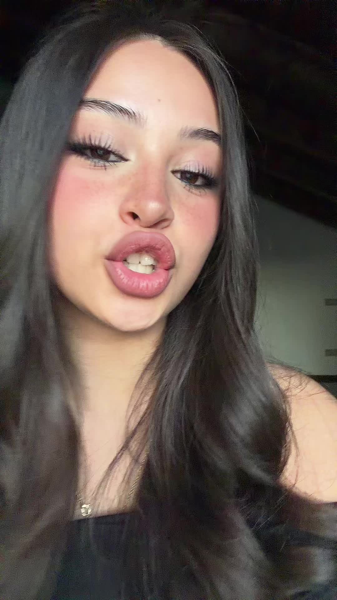 @Pamela ๐ค