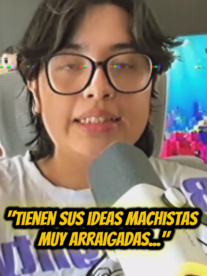 @Políticamente Moreno