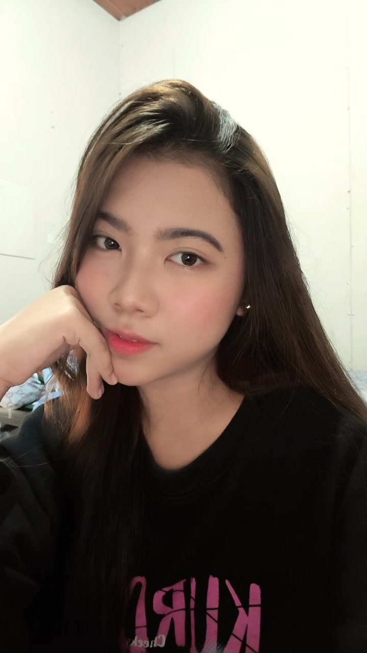 @urgirl_crxtn