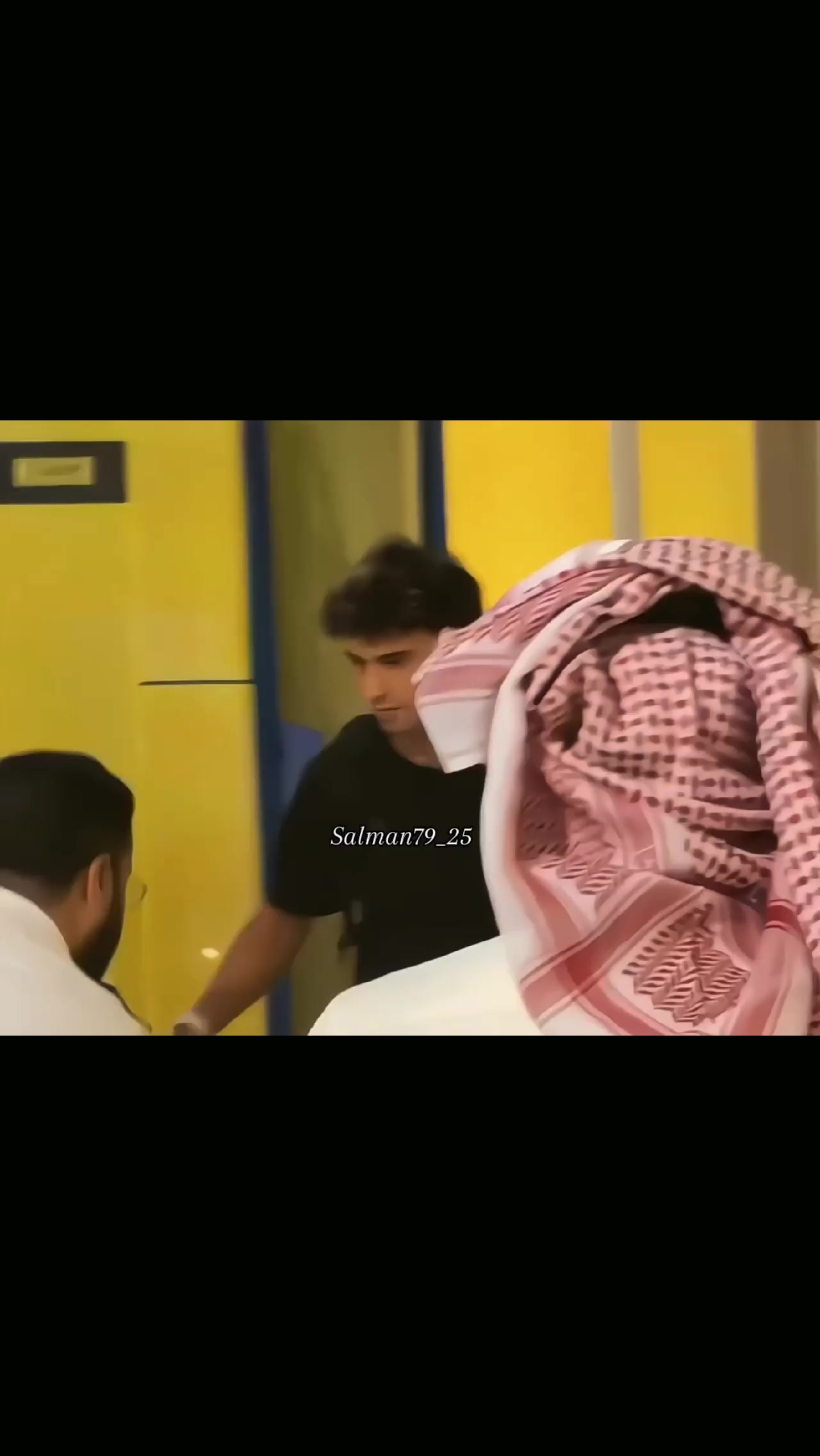 @𝑺𝒂𝒍𝒎𝒂𝒏 💛