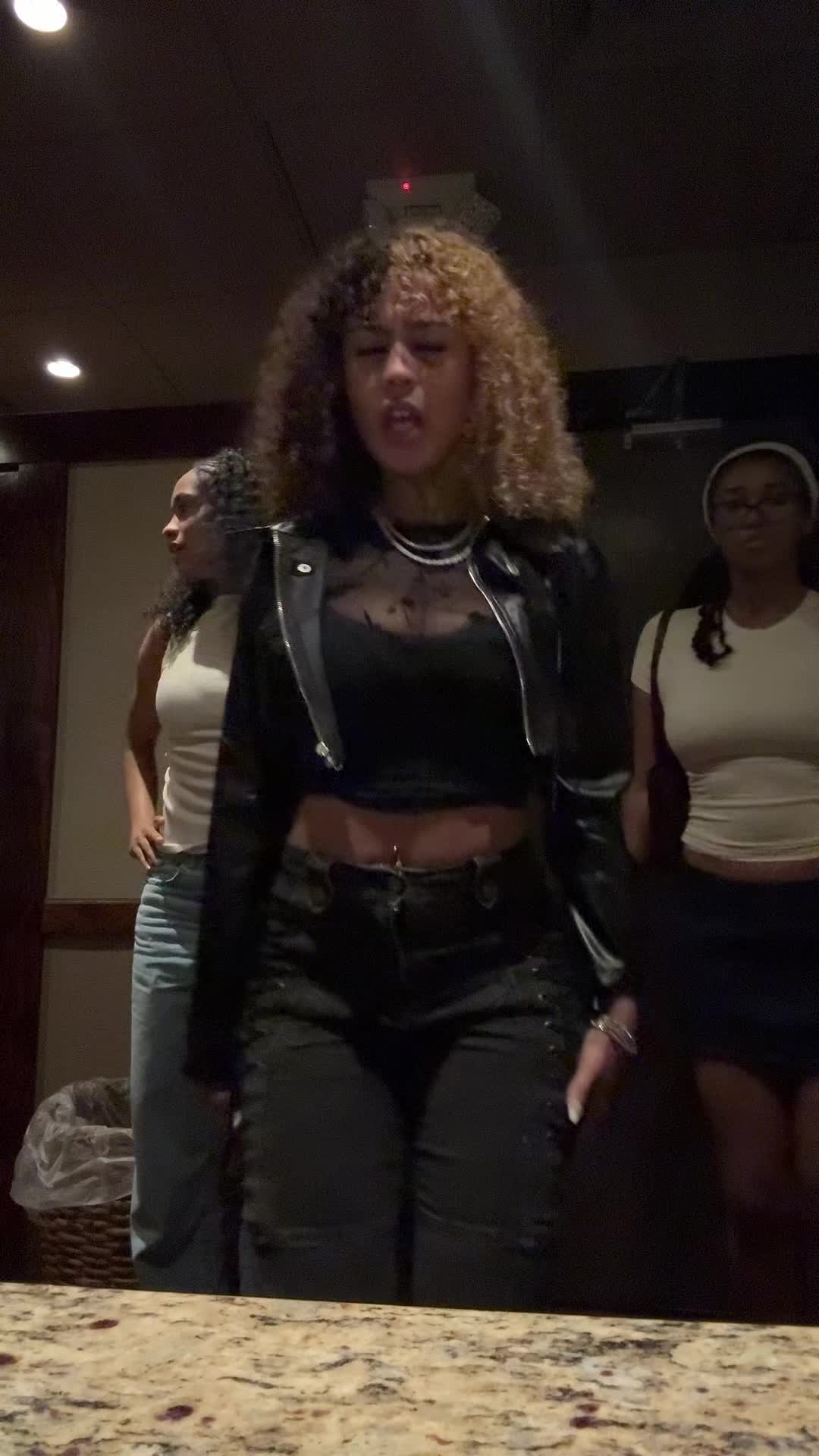 @TyNadia🧞♀️