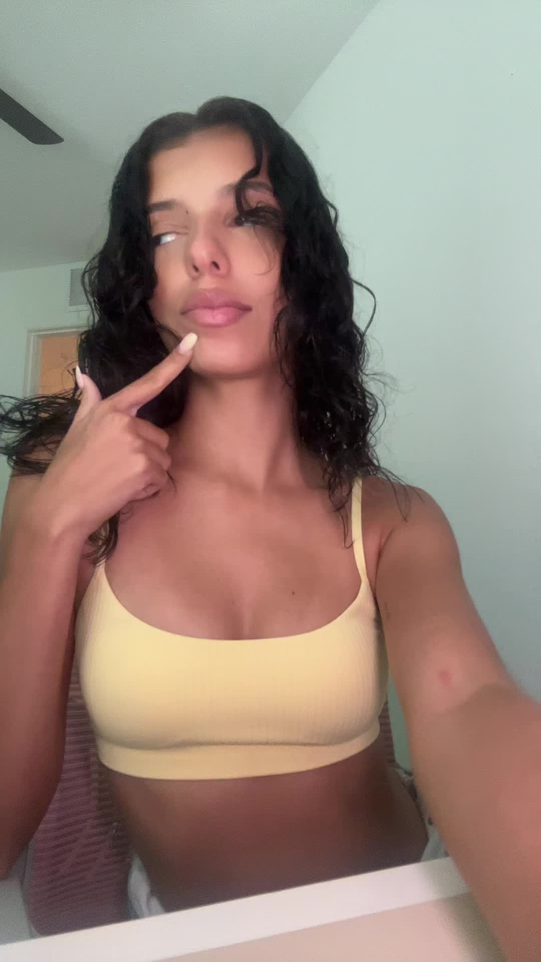 @ariaxnicole