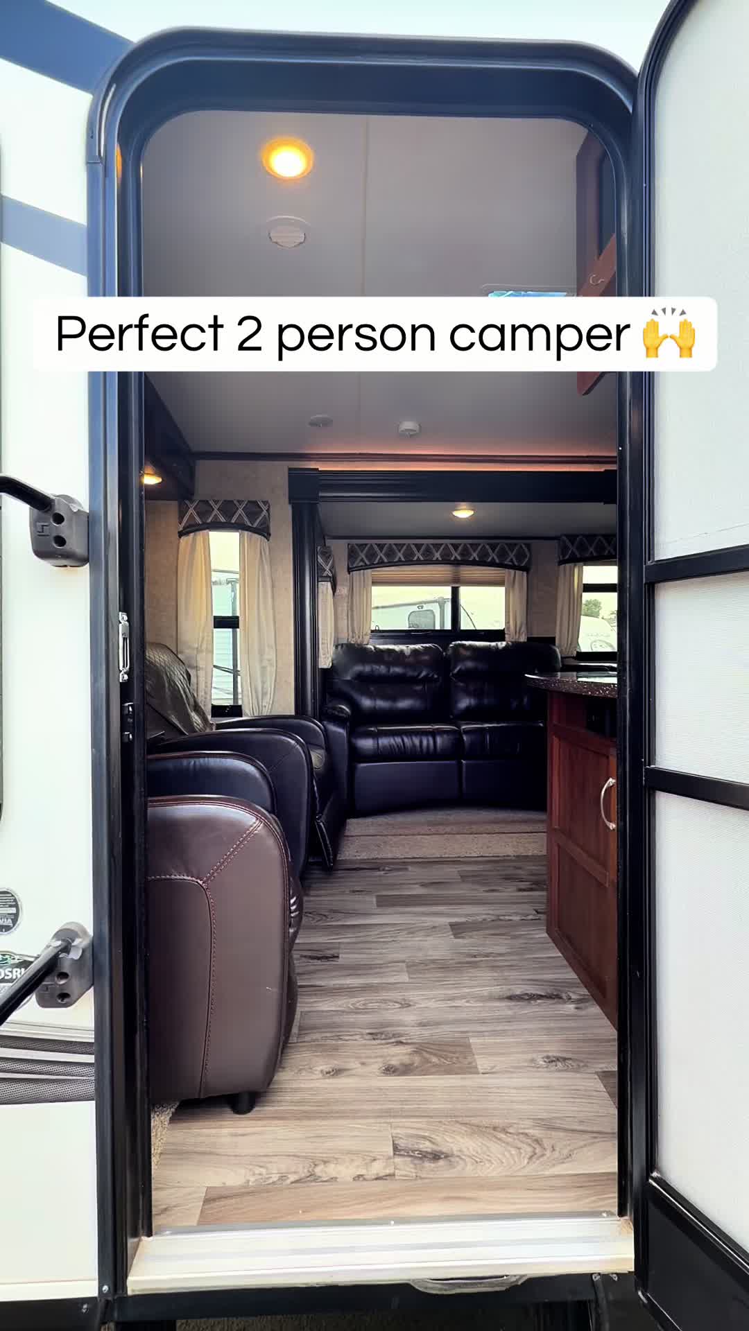 @Angel Sells RVs