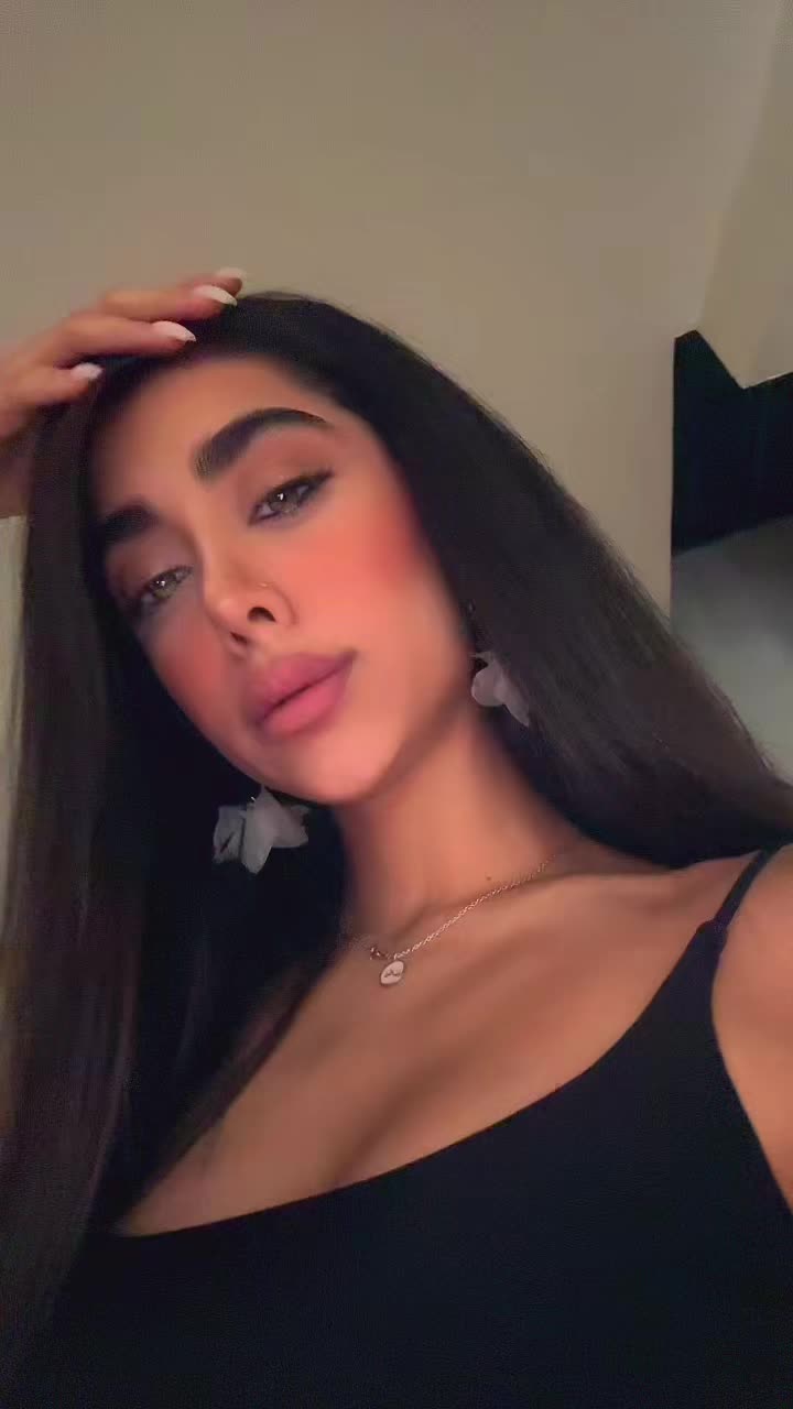 @roozhiina