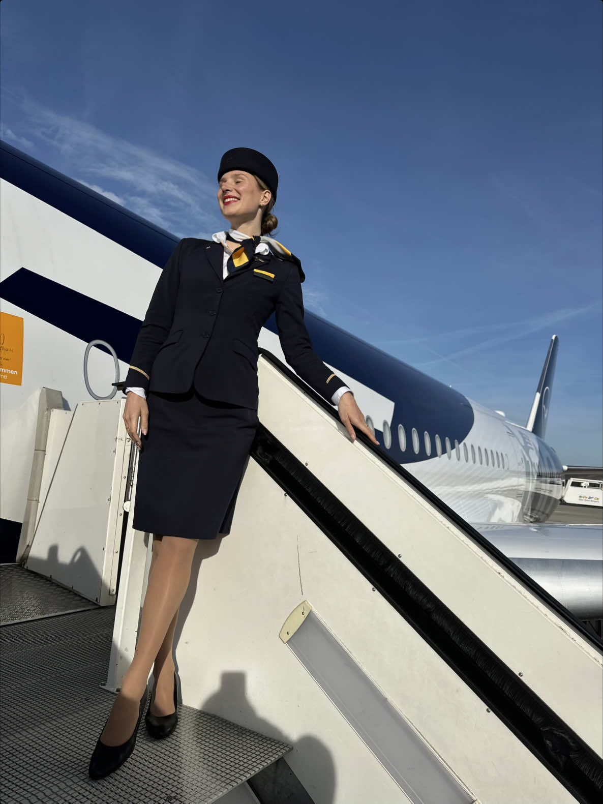 @Lilly | Flight Attendant 💌