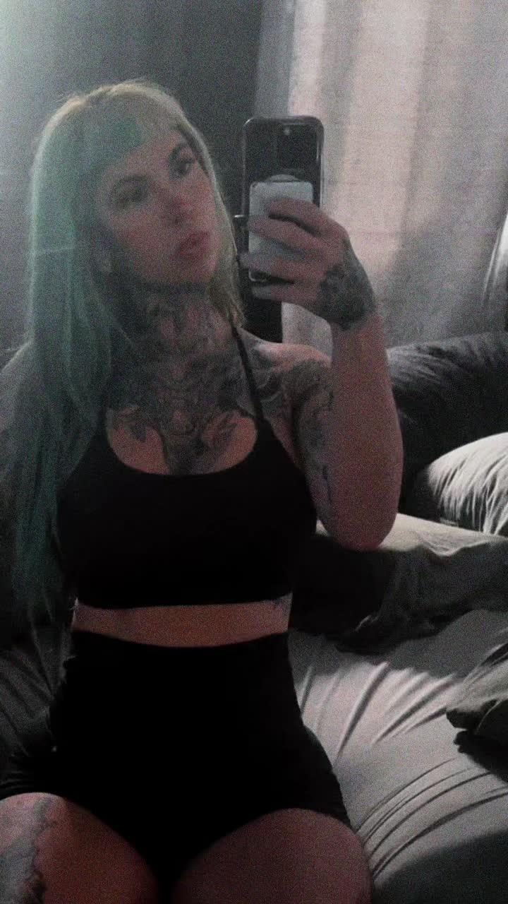 @✨T cheeks ✨