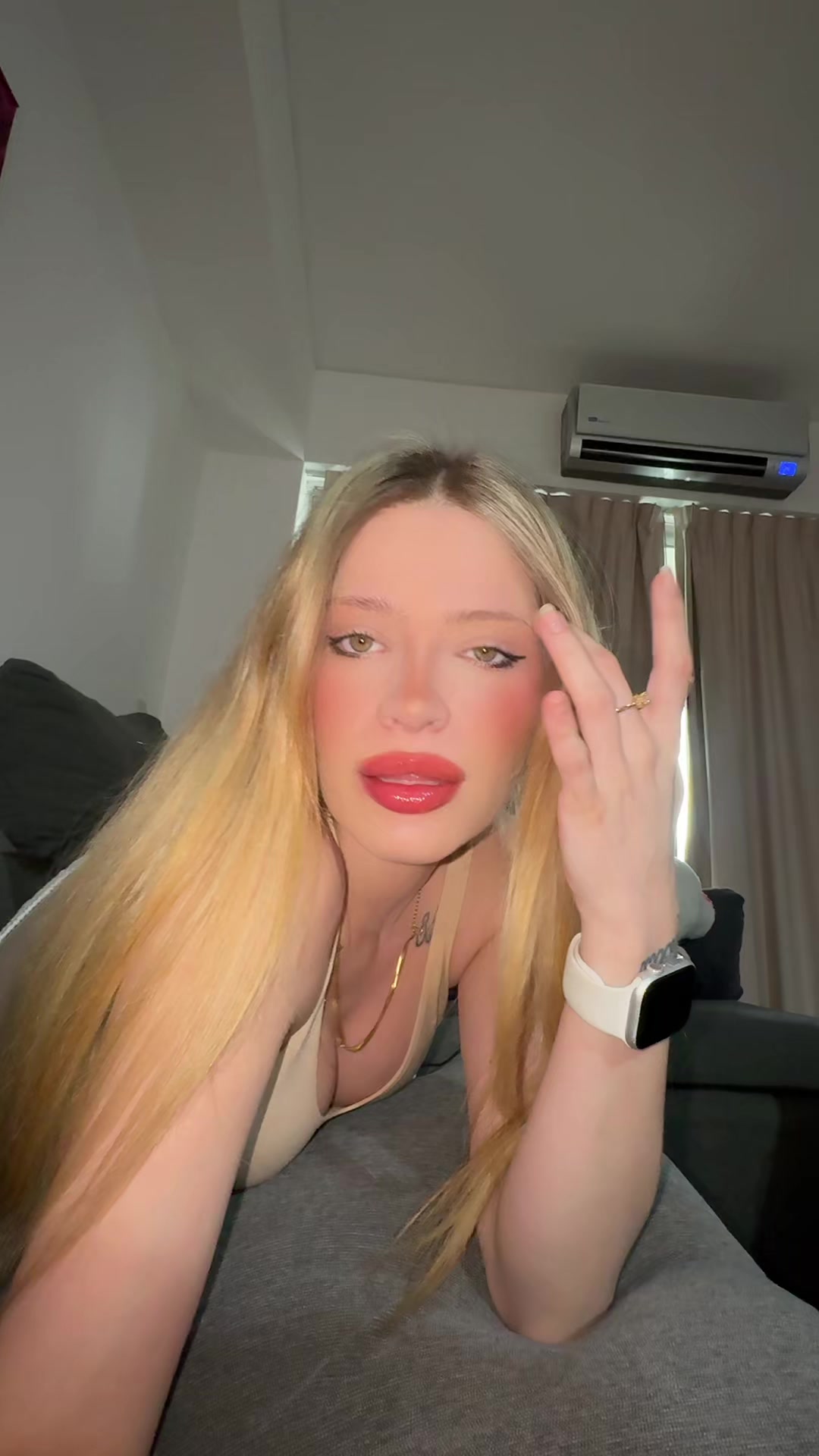 @lolaarioss