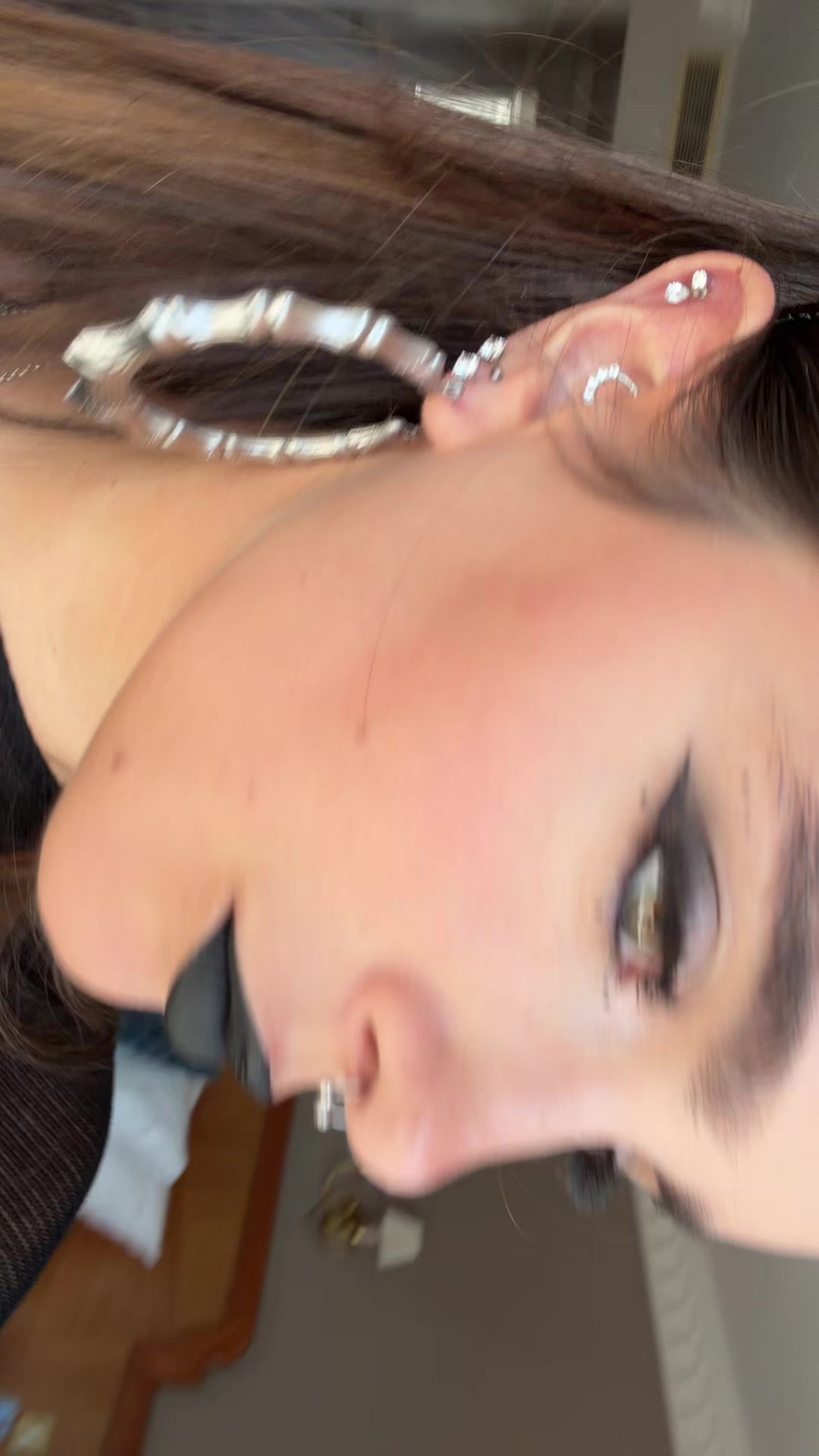 @Ey1.a