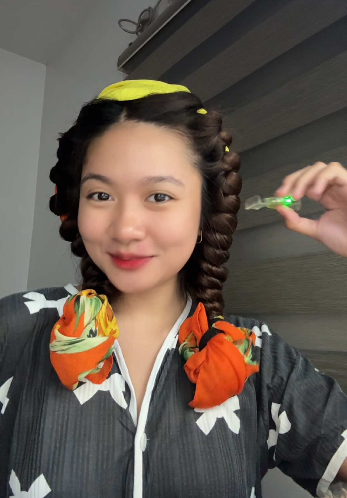 @umiilaw ang ngipin