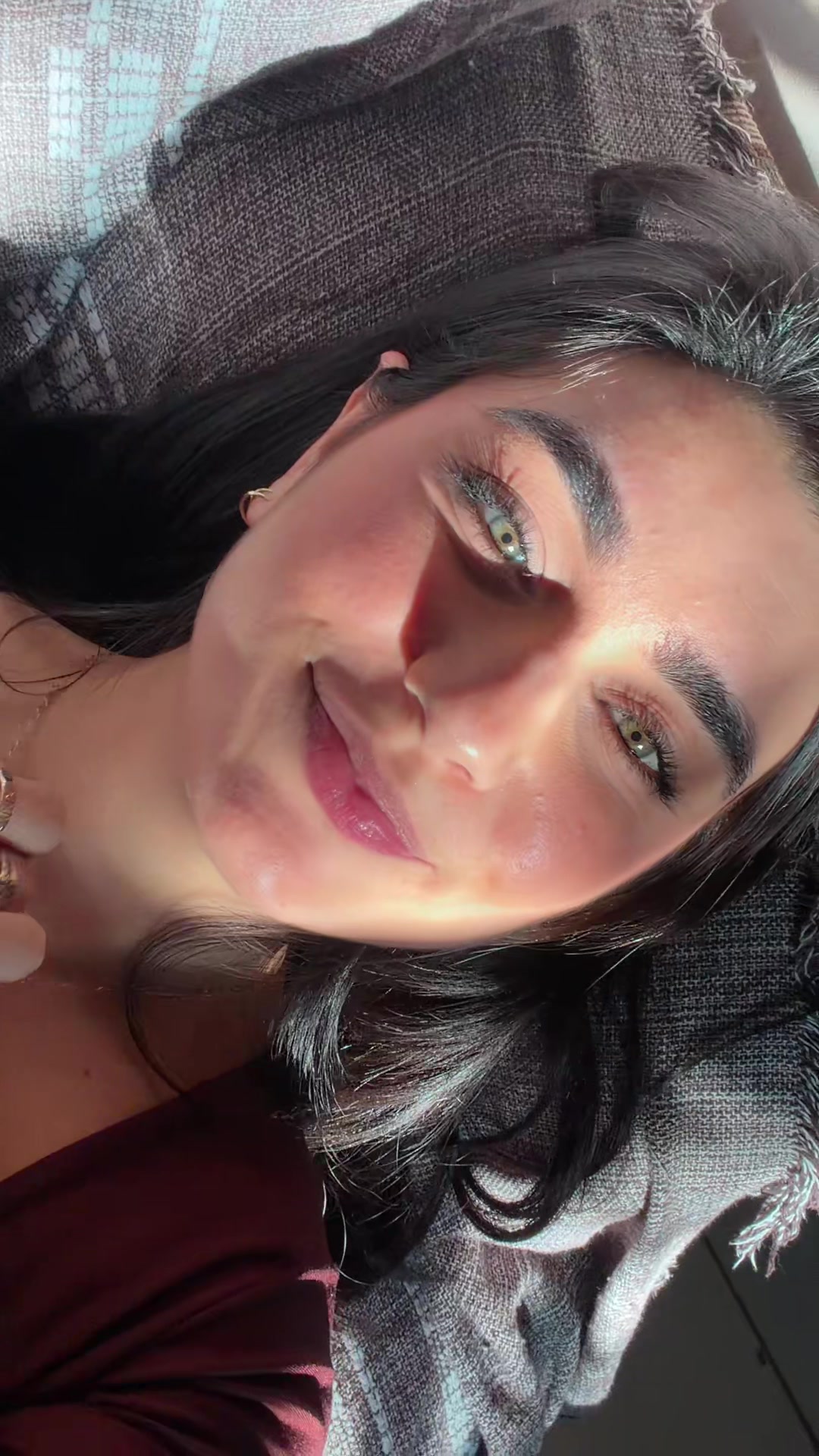 @thaissagelinger