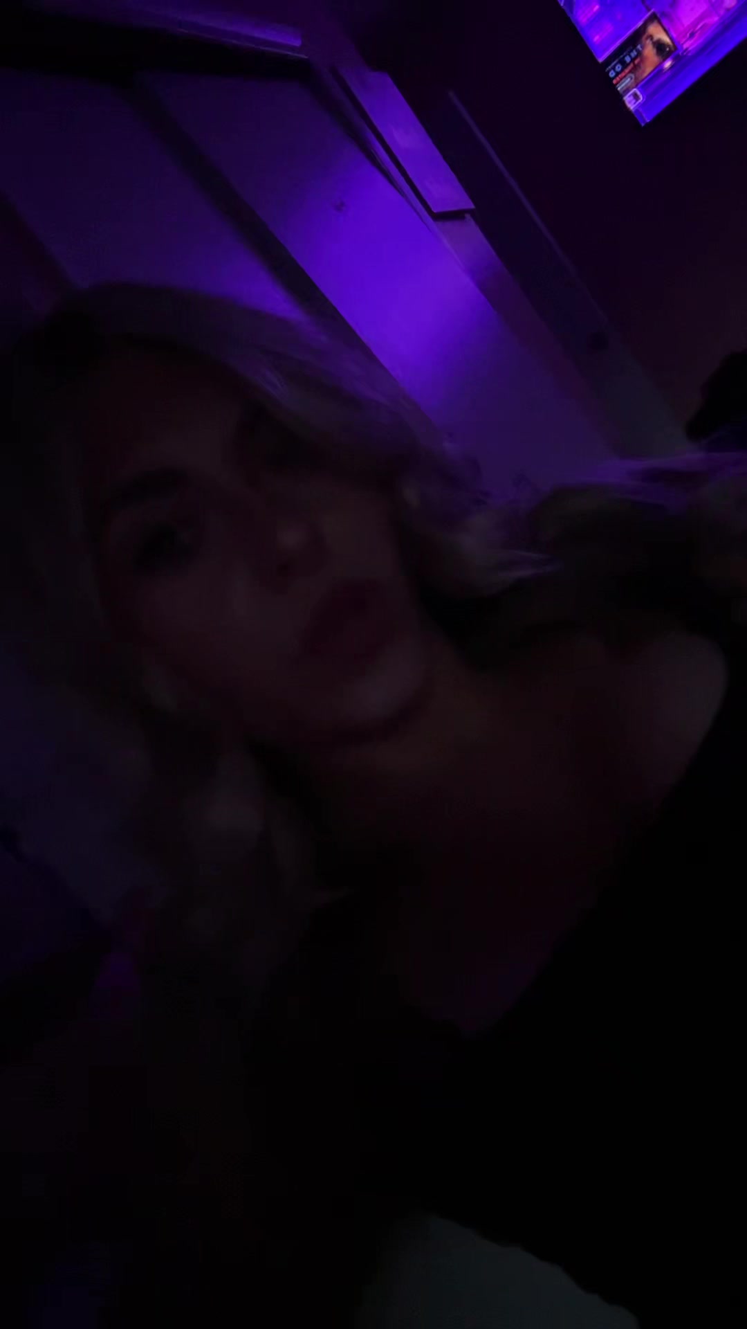 @blondehairloserr