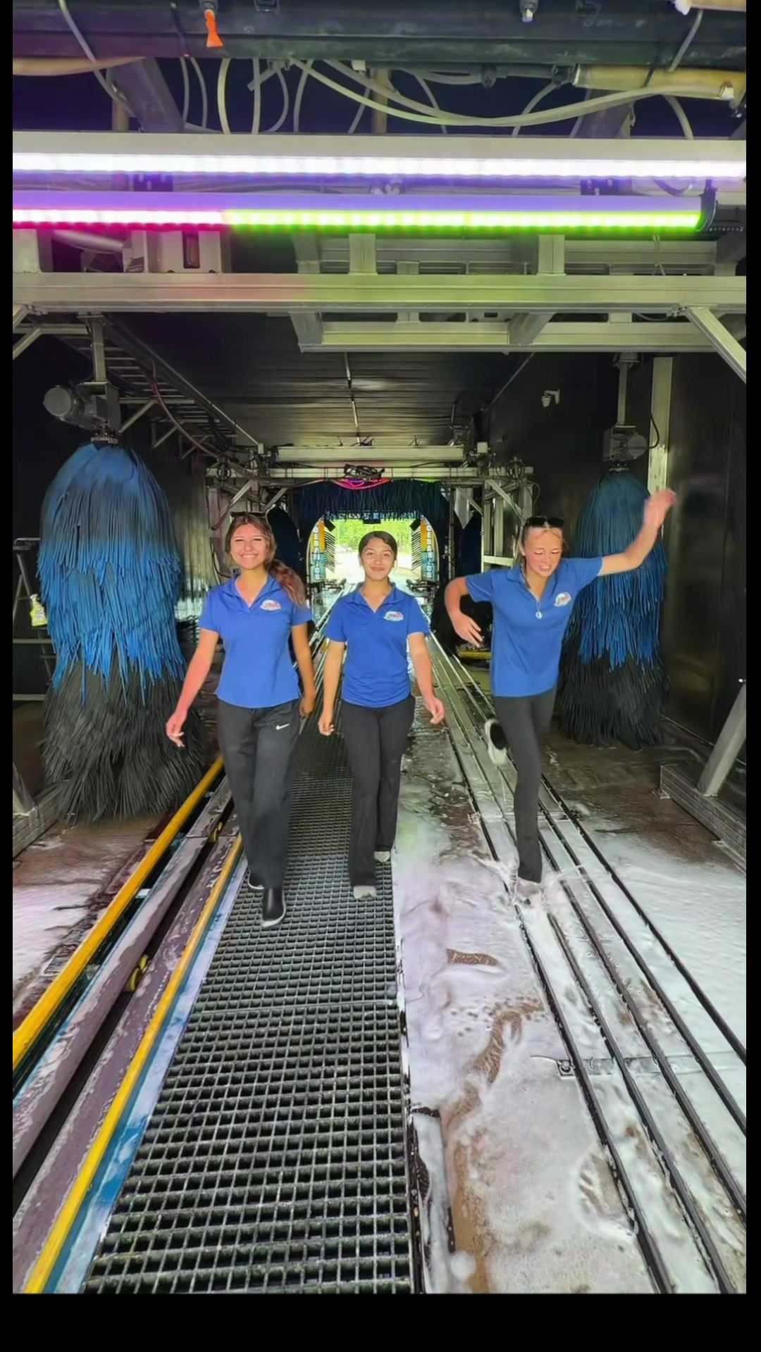 @hugos.express.carwash