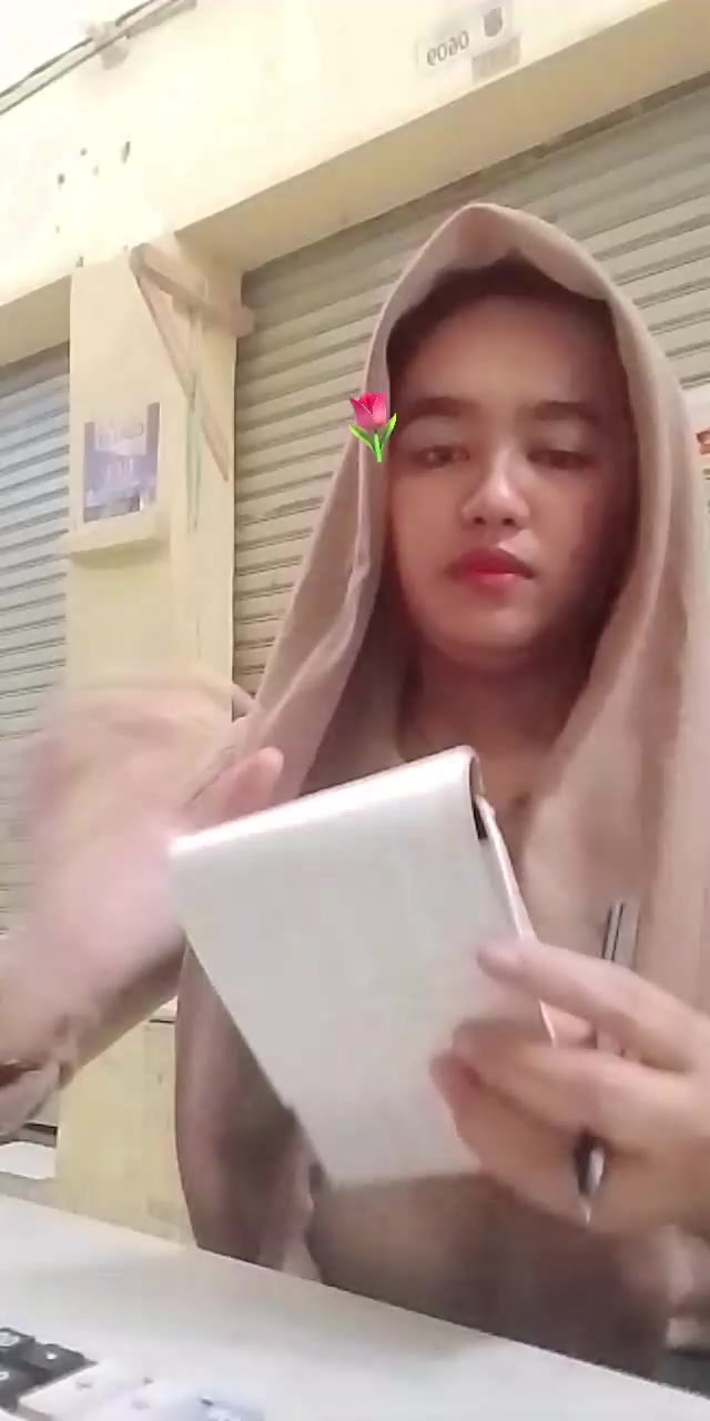 @capricon_