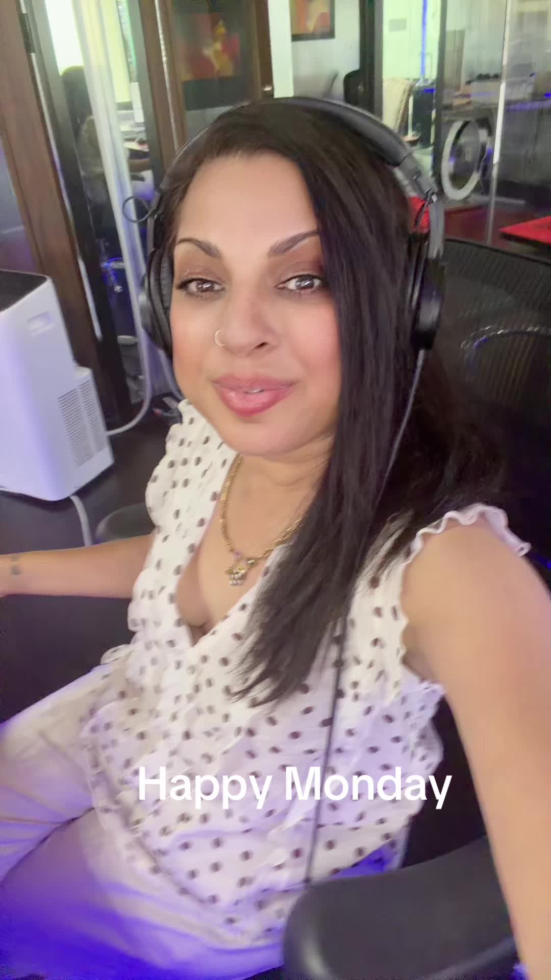 @Samia Adil