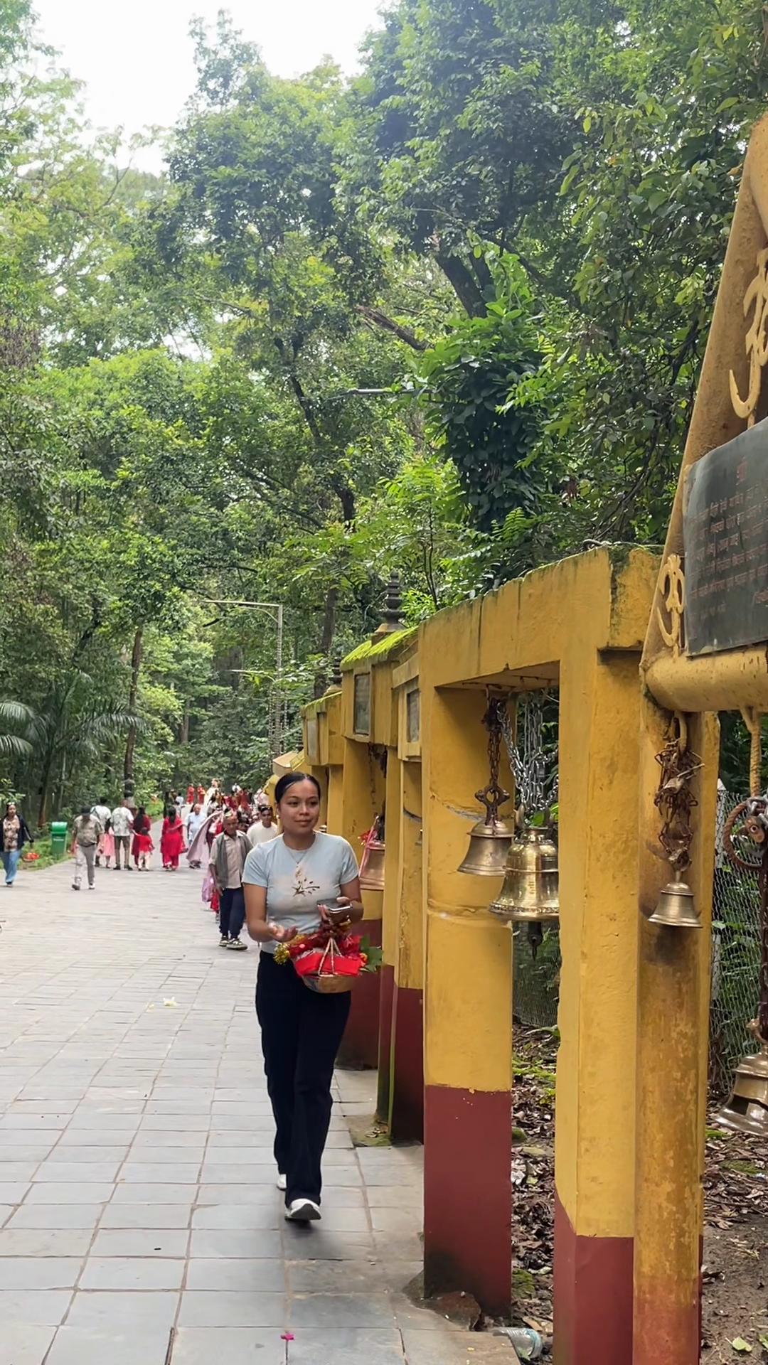 @सलिना गुरुङ