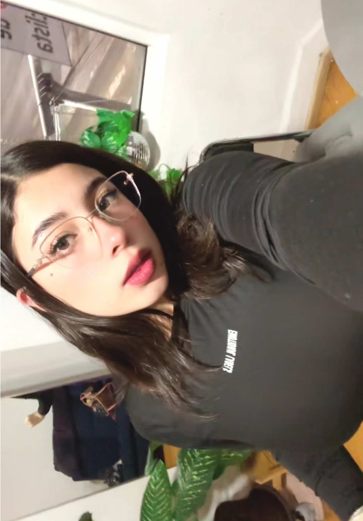 @zzzsarii__