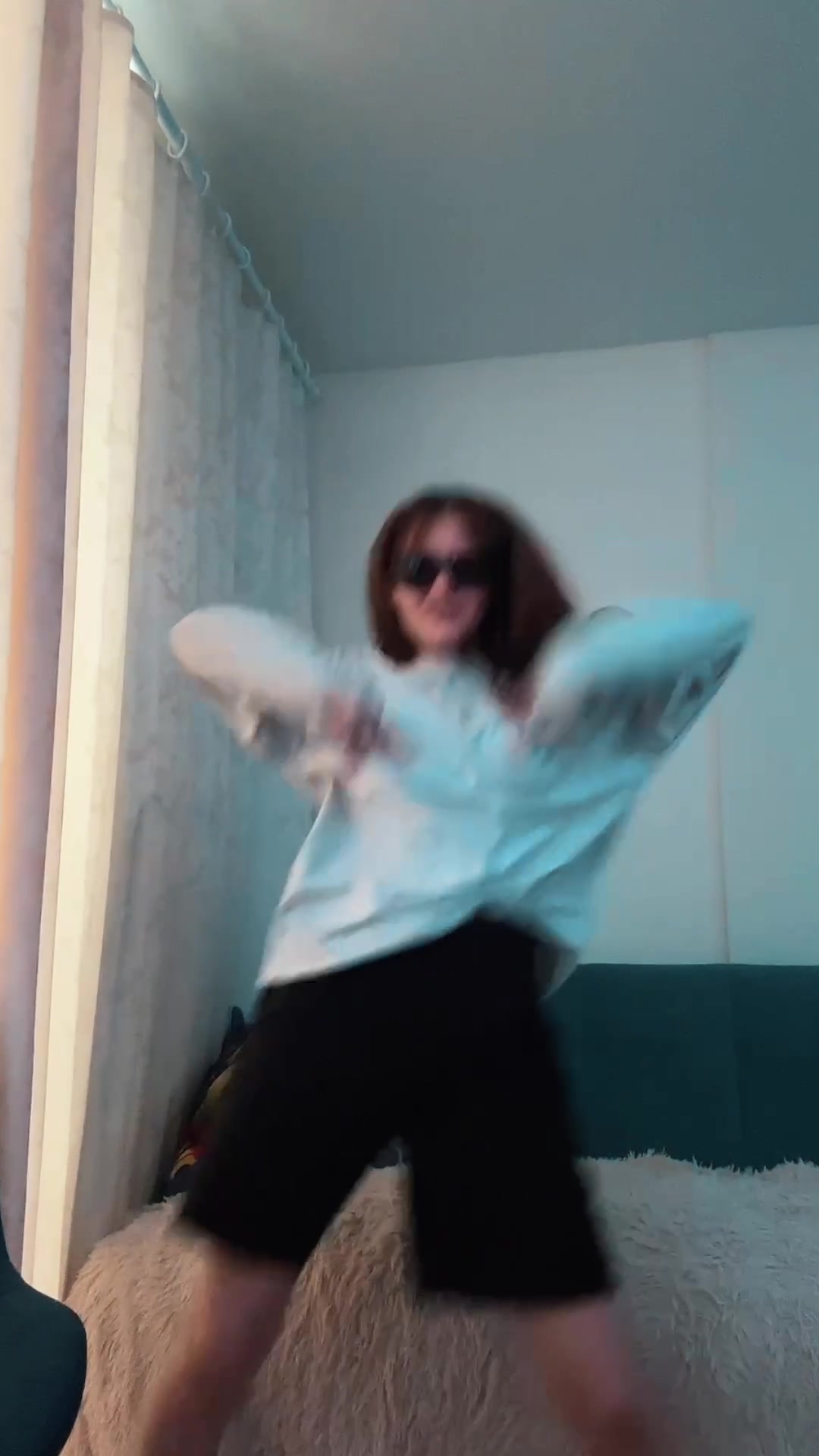 @Лисенок