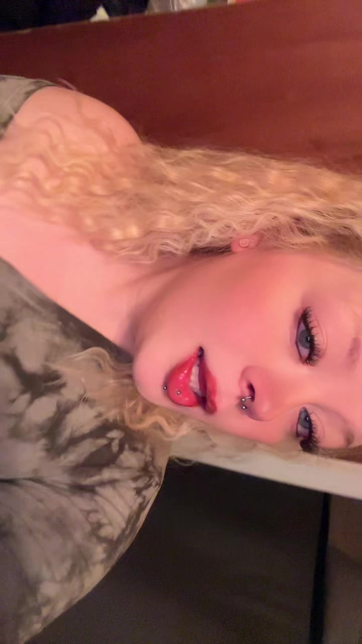 @Angel💀🦋