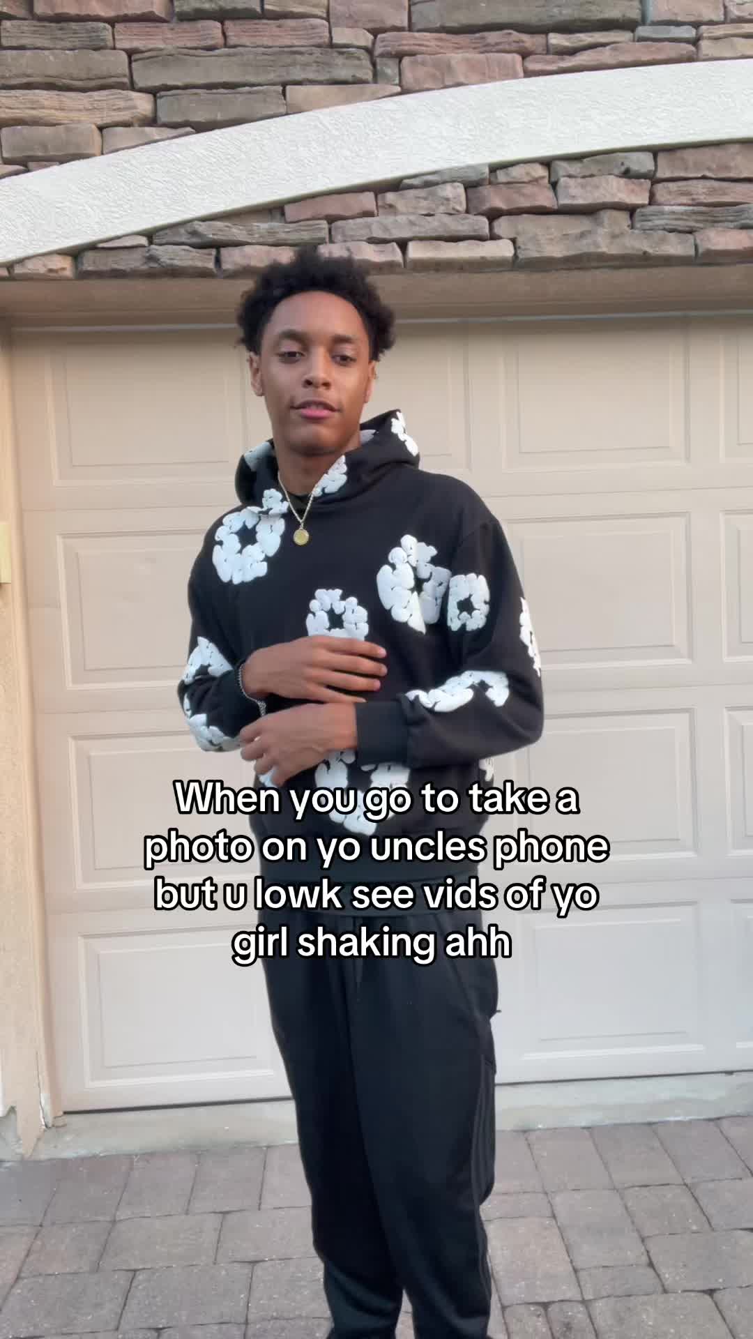 @Kj._.