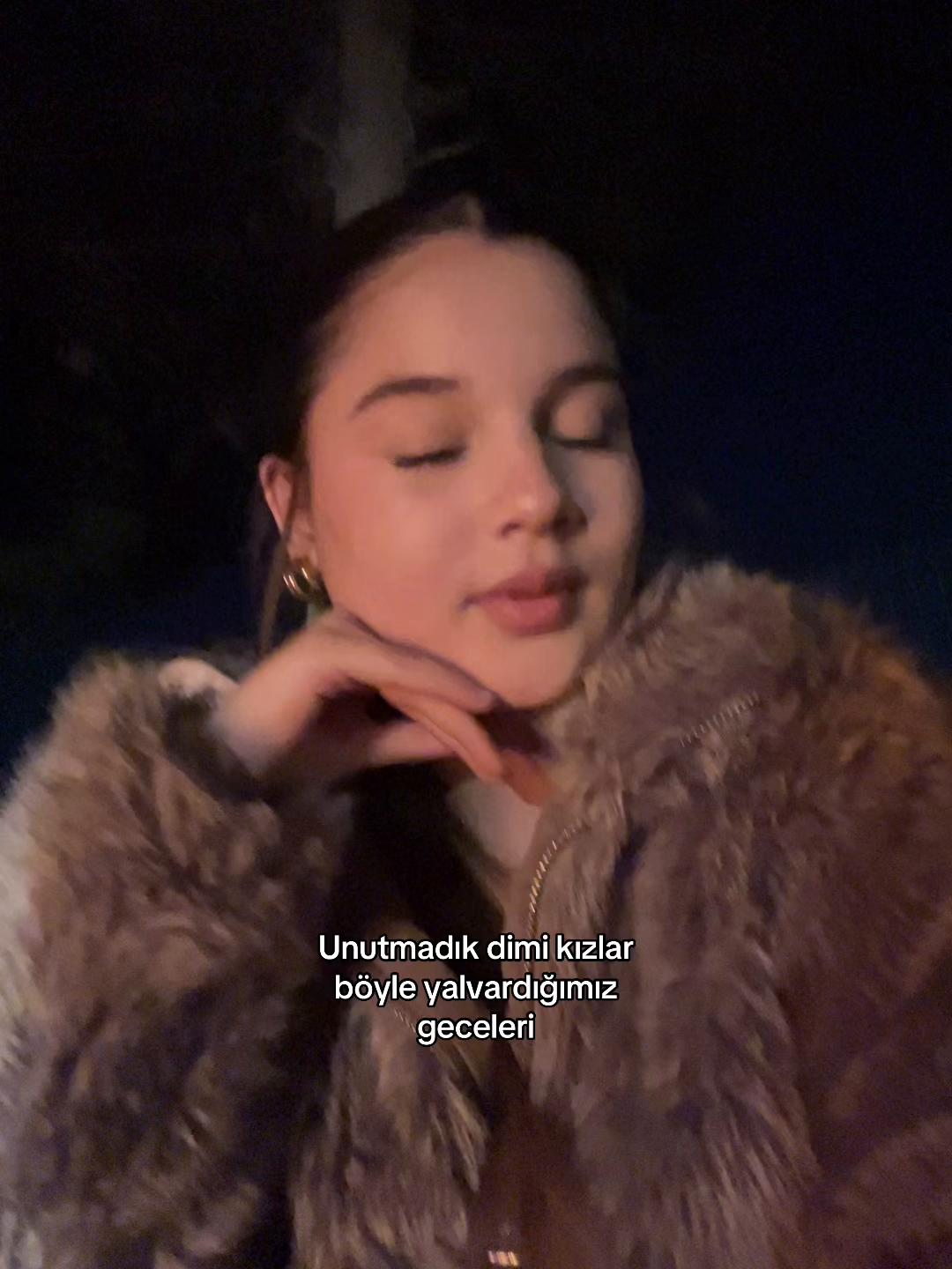 @Elayyllomm🧸