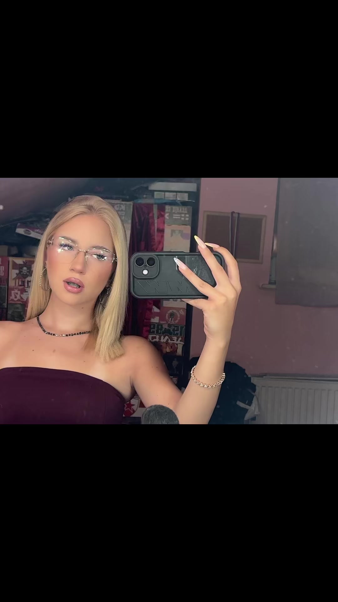 @𝒜.𝒱.
