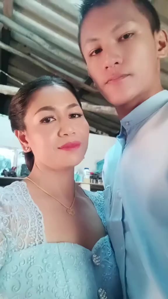 @စိတ်ထားဖြူထားဝယ်သူ🇲🇲အေးဆို