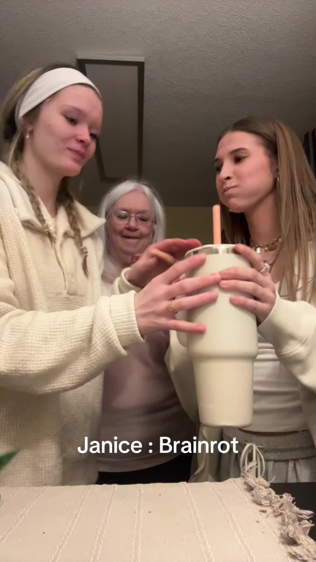 @_alyssahart