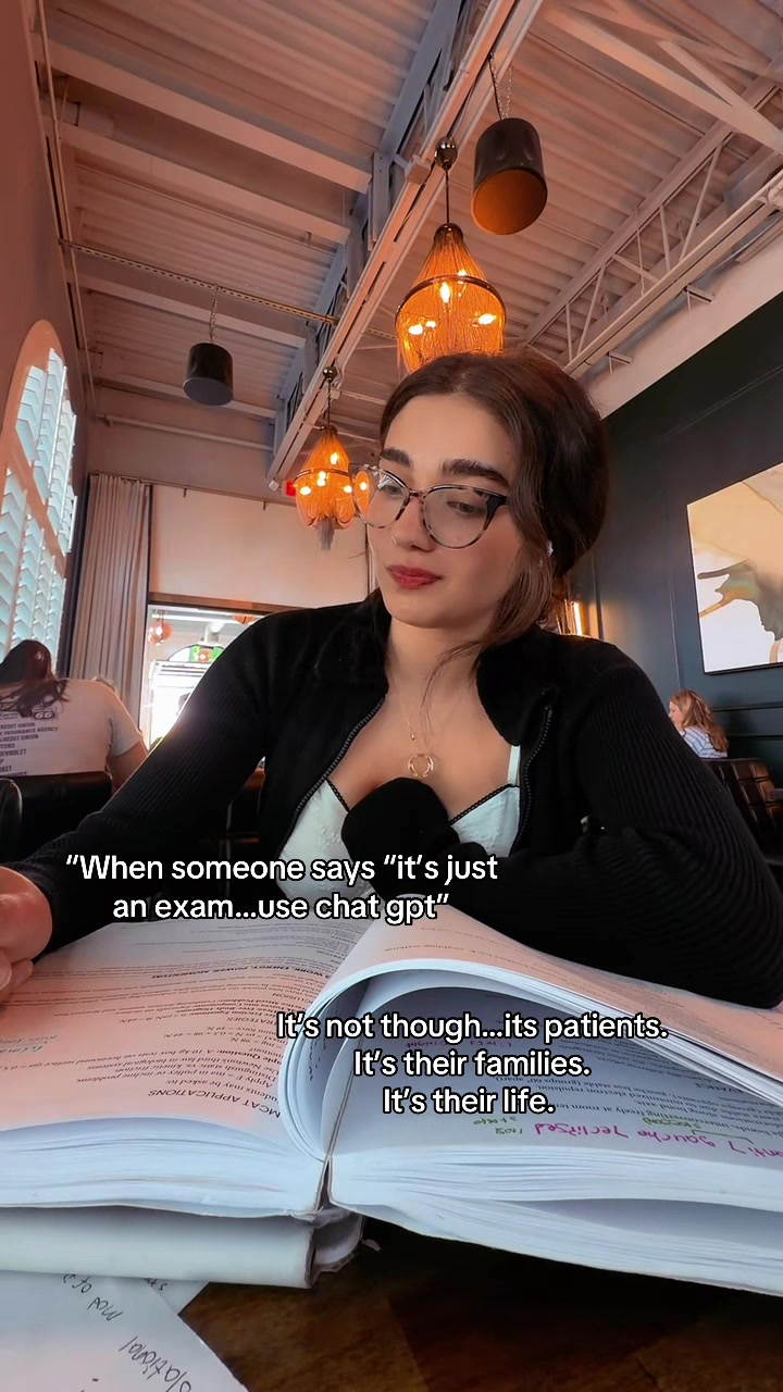 @Lala