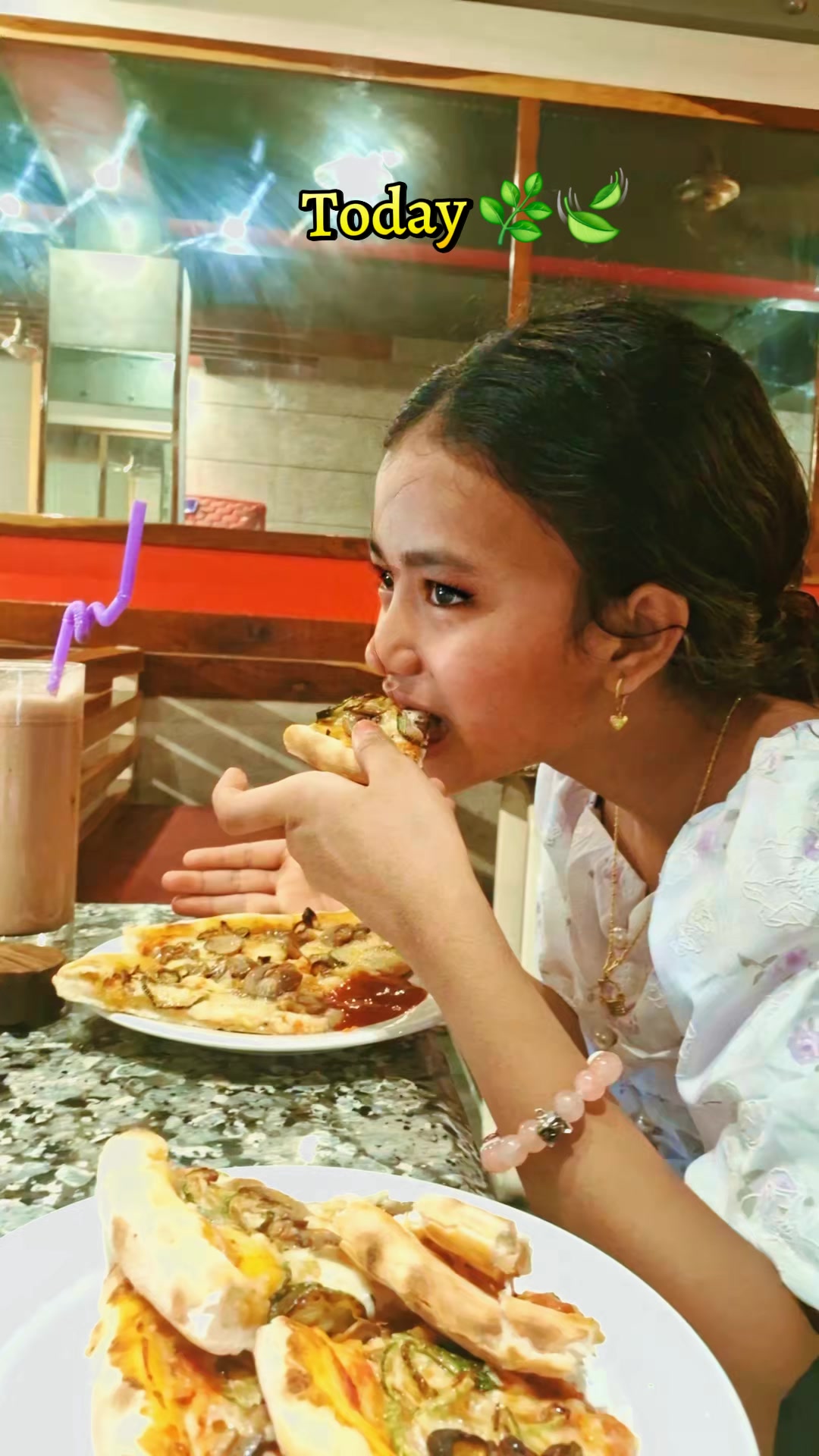 @Aayat suhana my world 🌎 &hearts;️