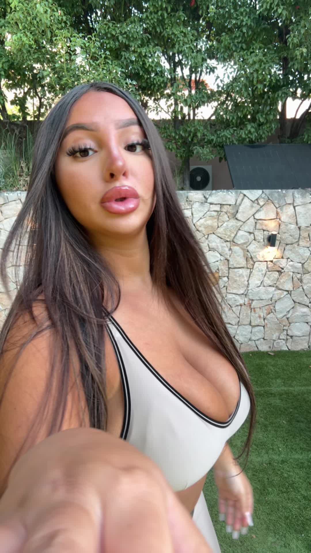 @Sonia Bellucci🍒