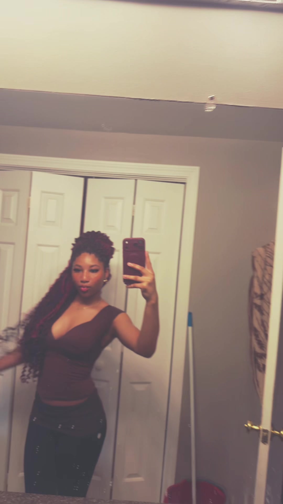 @Hxllara 𖣂