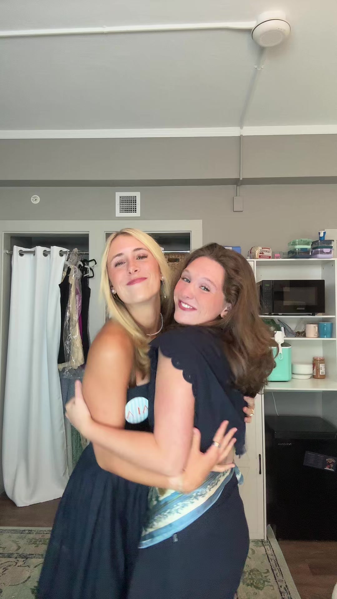 @Livi + Claire 🤸&zwj;♀️🫧🧡
