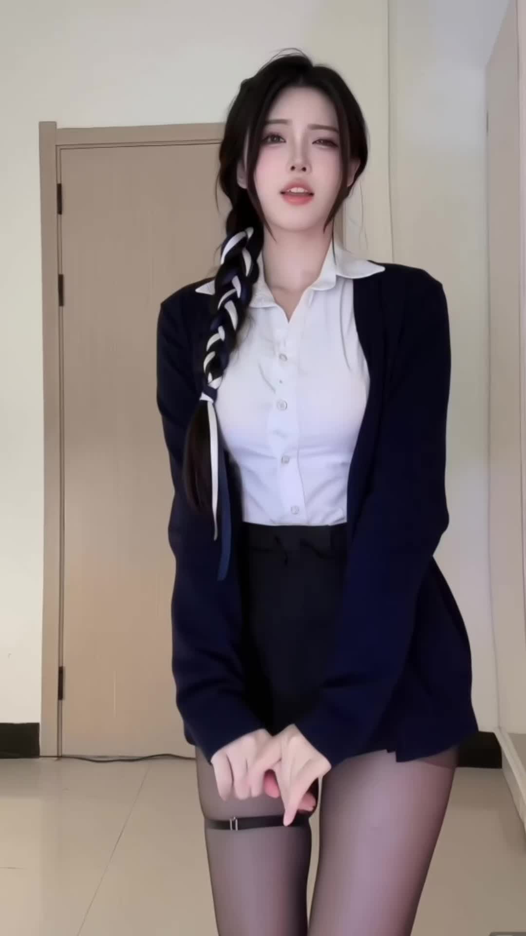 @AyunVibes