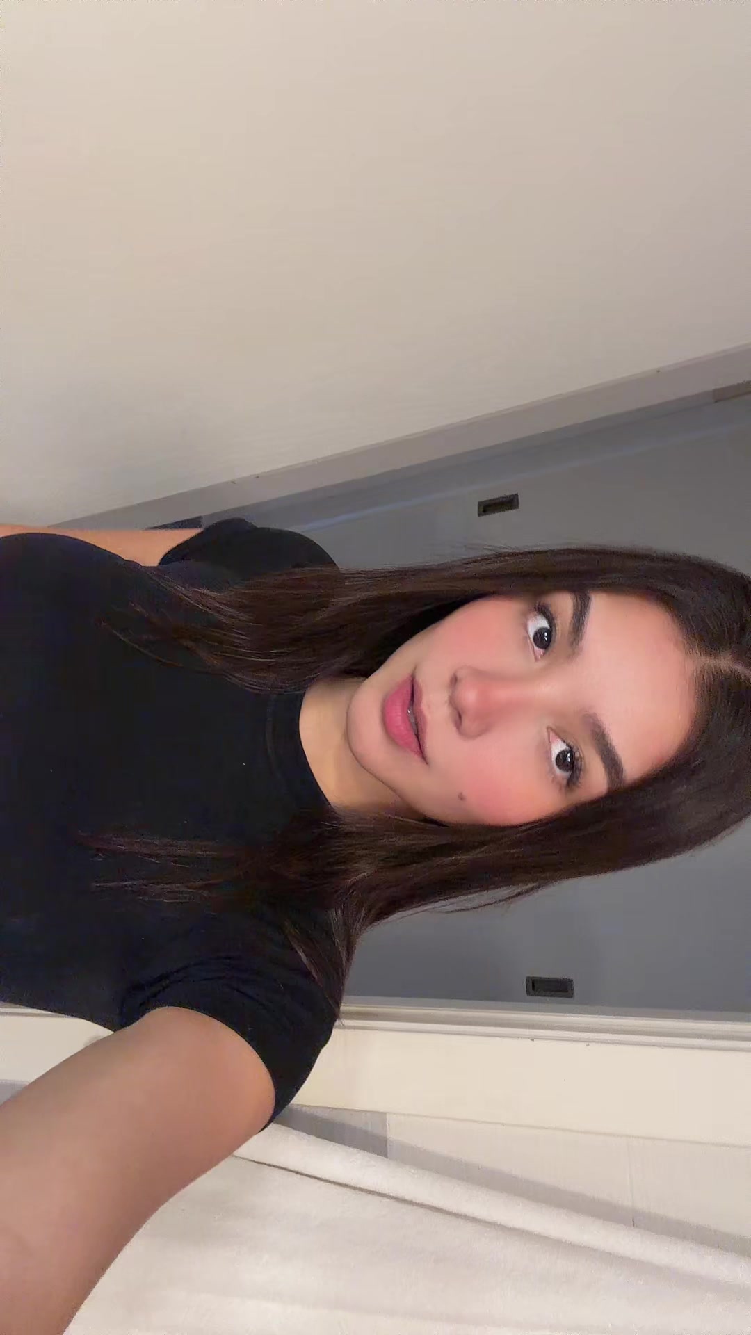 @oficialmaryaguilar