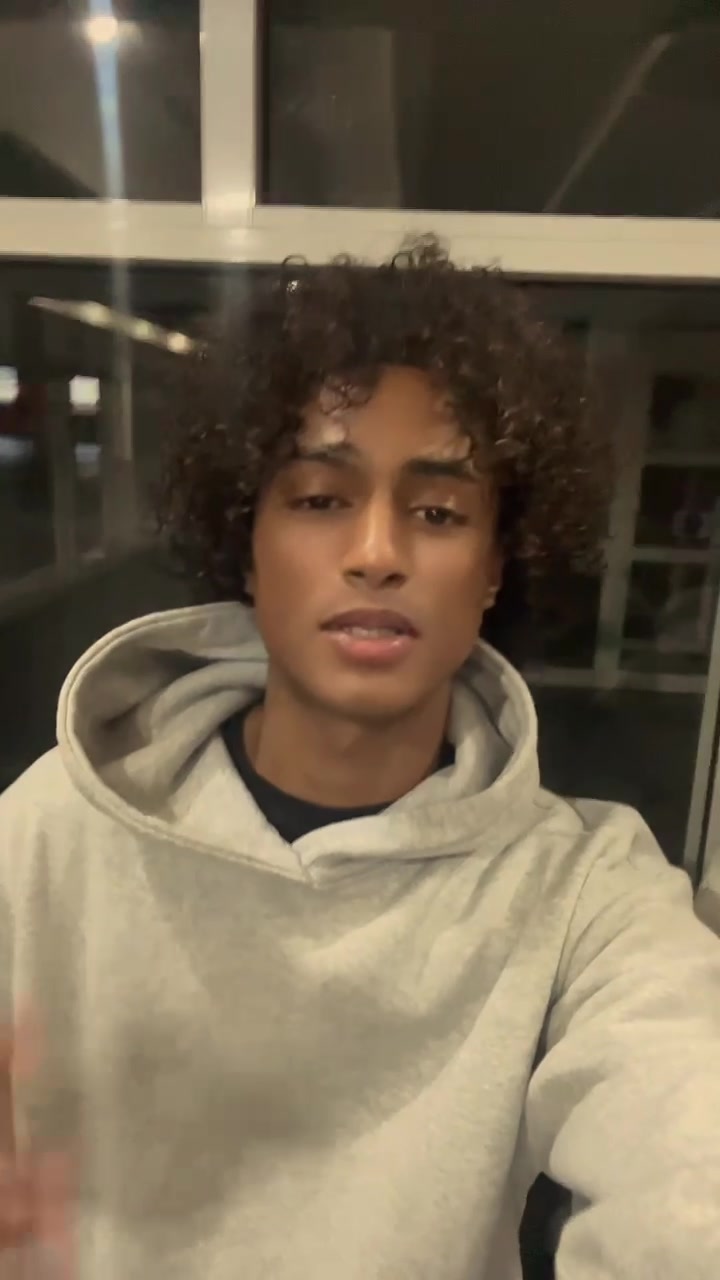 @Sally🧑🏾&zwj;🦱