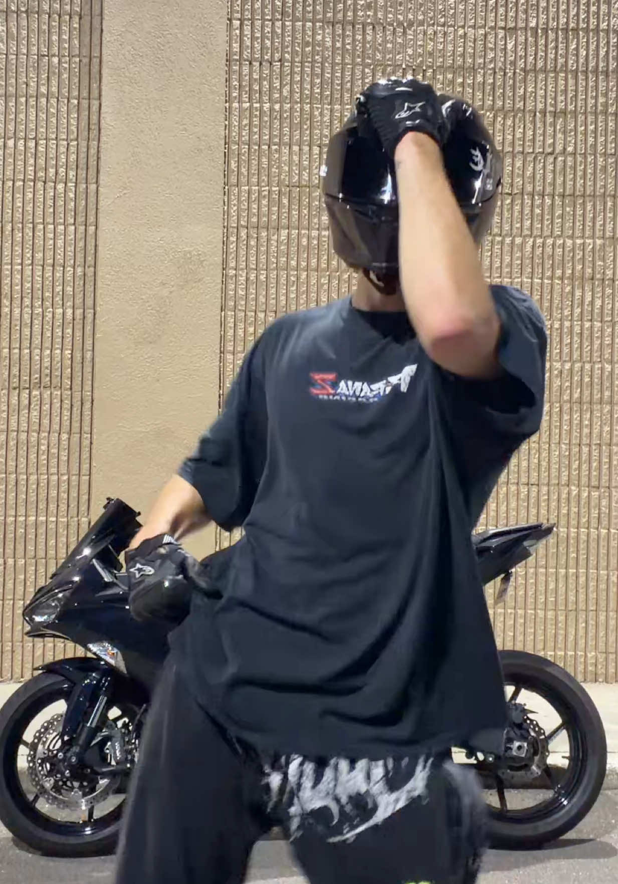 @shakymoto