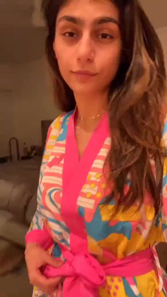 @Mia Khalifa